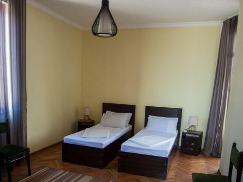 Hostal Cozy Guest House In Old Batumi