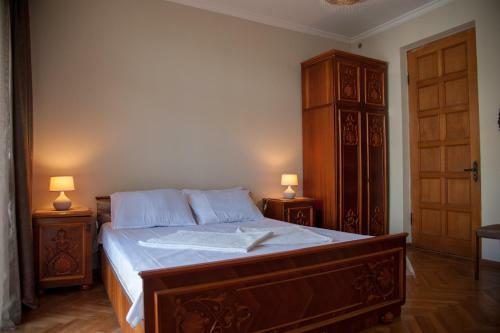 Hostal Cozy Guest House In Old Batumi