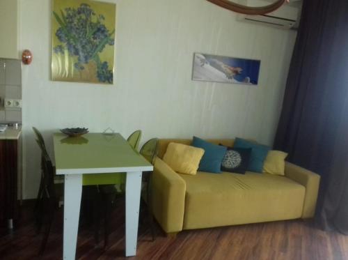 Apartment On Kobaladze Str 2