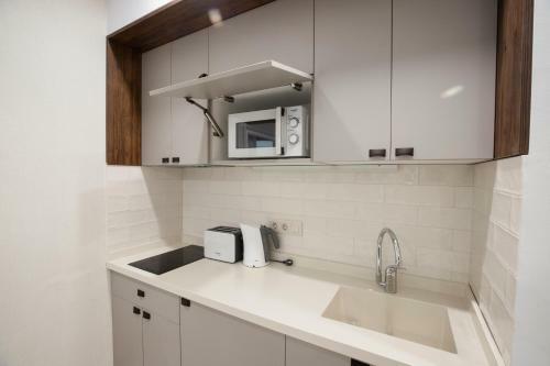 Gq Elite Apartments In Alliance Palace