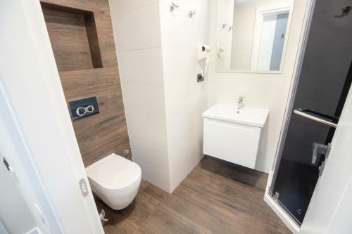 Gq Elite Apartments In Alliance Palace