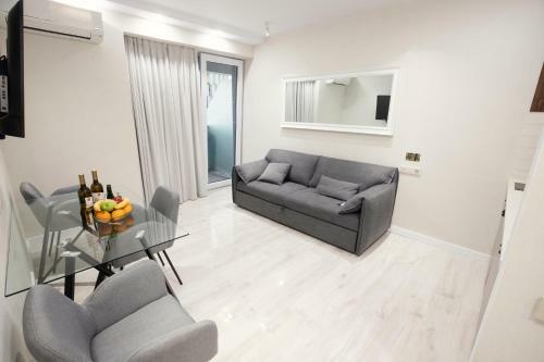 Gq Elite Apartments In Alliance Palace