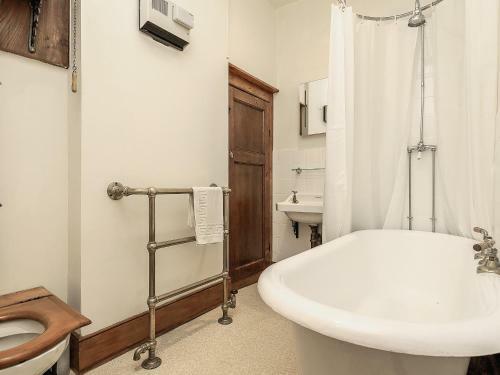 West Tower Apt - Fhj