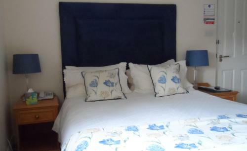 Hostal Charles House