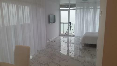 Sea-view Beluga & Dolphin Luxury Hotel Apartments