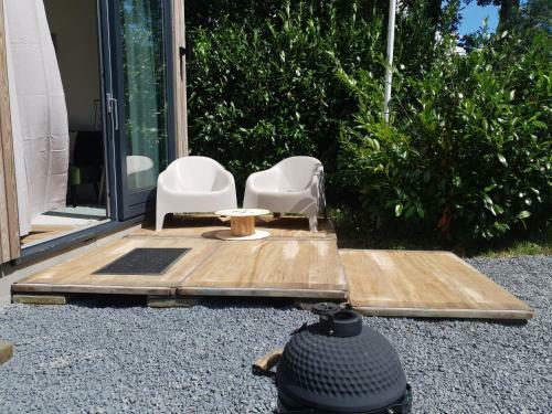 Modern Tiny House Op Rustig Watersportpark