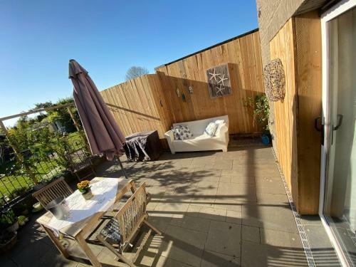 Hostal Gastenverblijf 't Einde Sfeer - Priv� Terras - Airco