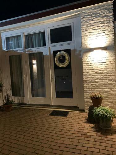 Hostal Gastenverblijf 't Einde Sfeer - Priv� Terras - Airco
