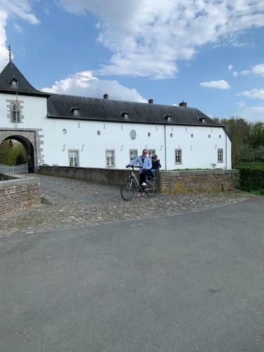 Hostal Gastenverblijf 't Einde Sfeer - Priv� Terras - Airco