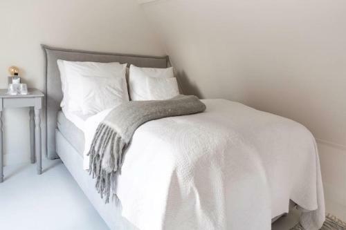 Hostal Maison De L'ep�e