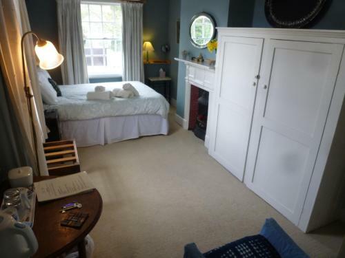Manor Cottage Bed And Breakfast