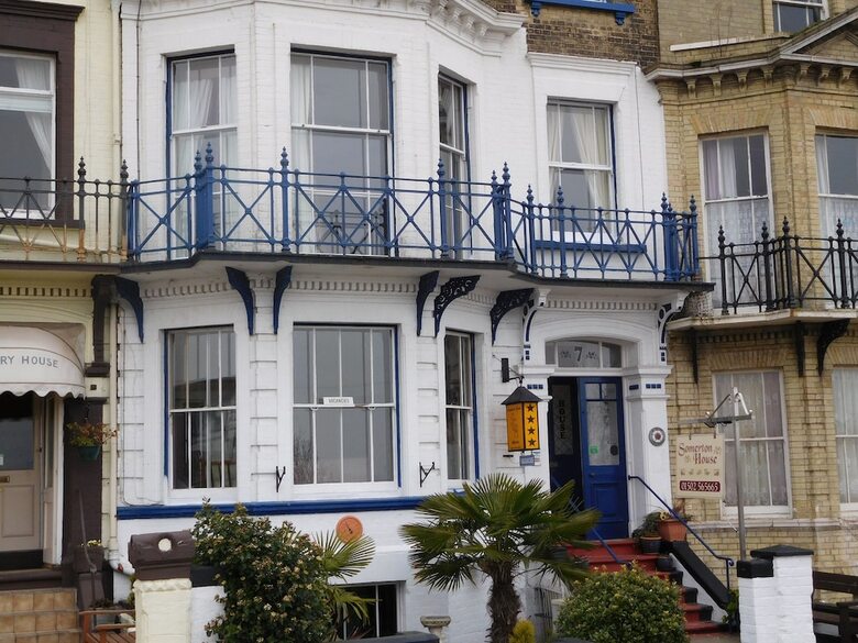 Hostal Somerton Guest House