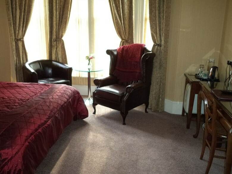 Hostal Britten House