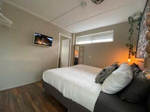 Apartamento Bed In Stad - Zes Persoons Accommodatie Met Dakterras