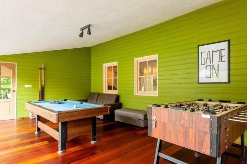 Beautiful American Style Villa With Heated Pool And Jacuzzi