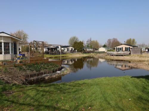 Atmospheric Chalet With Large Garden, Near Alkmaar