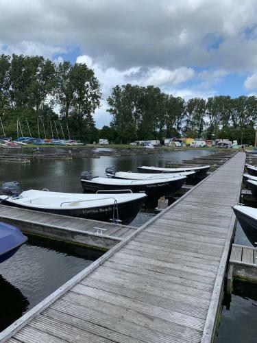 Priv� Chalet Op Vakantiepark Marina Beach