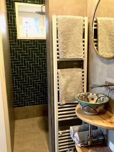 Apartamento Huisje Op Bioboerderij, Kust, Polder En Rust