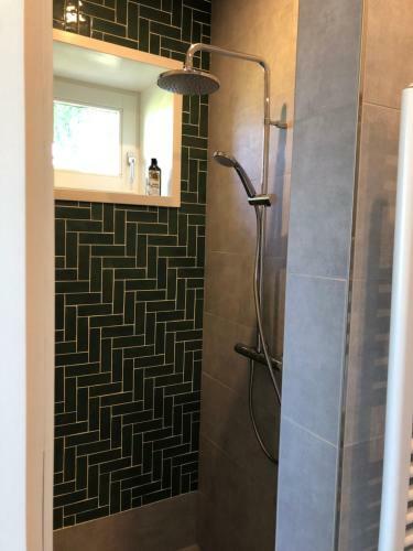 Apartamento Huisje Op Bioboerderij, Kust, Polder En Rust