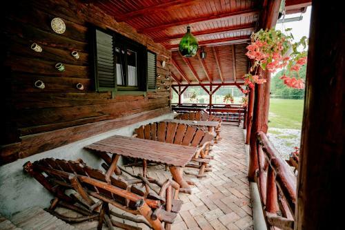 Hanul Morii - Pool, Sauna And Jacuzzi