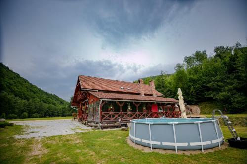 Hanul Morii - Pool, Sauna And Jacuzzi