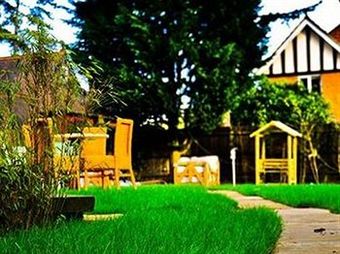 Hostal Gatwick Inn