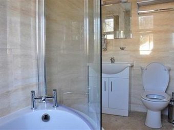 Hostal Gatwick Inn