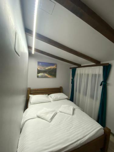 Lake View Villa 3