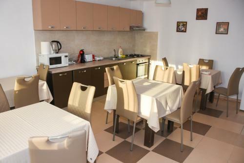 Hostal Tomis House