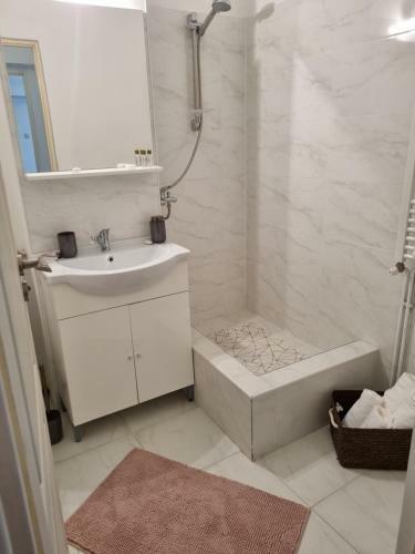 Kaia Apartment