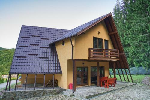 Lodge Green Property