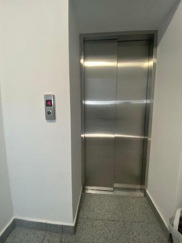 Apartament 1 Mai Bloc Nou-self Check-in