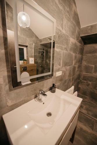 Nuez Apartments