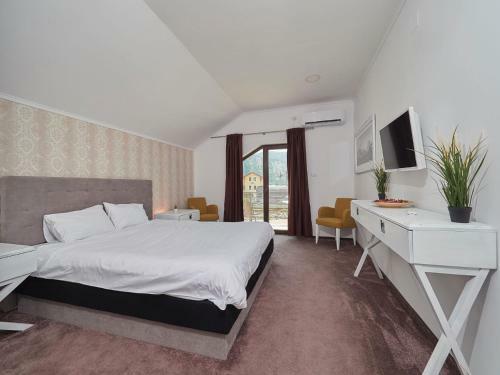 Hostal Pensiunea Raya