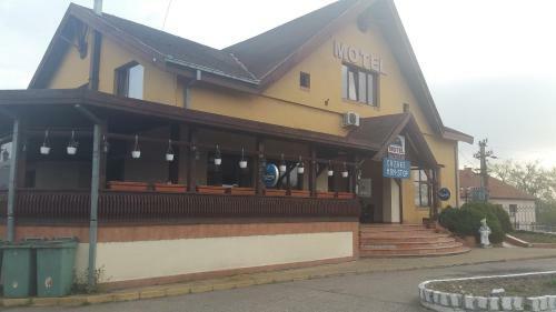 Motel Restaurant Lowe