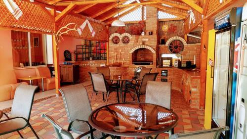 Hostal Casa Leucian