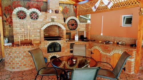 Hostal Casa Leucian