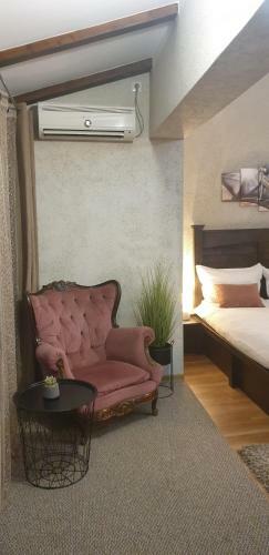 Hostal Hanu Lu Mos Opinca