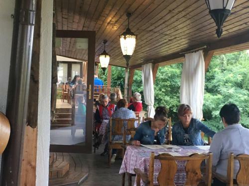 Hostal Hanu Lu Mos Opinca