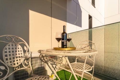 Sun & Tan Apartment