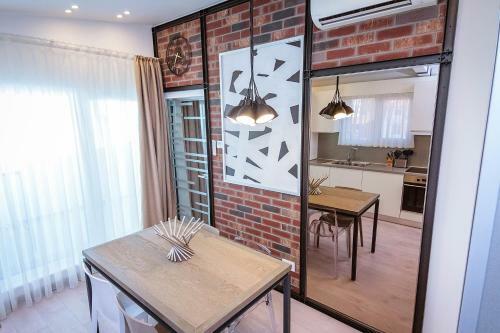 No 6 Apartments