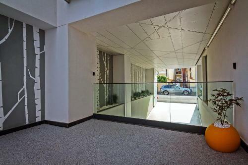 No 6 Apartments