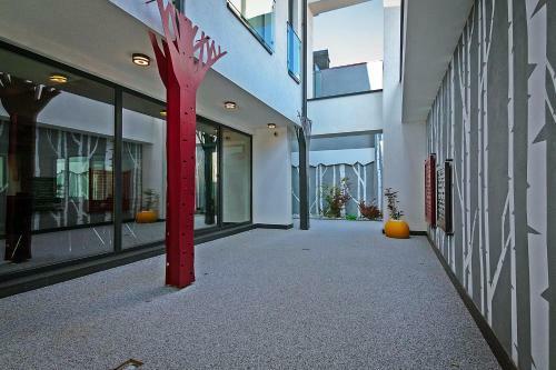 No 6 Apartments