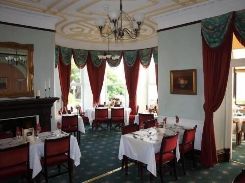 Hotel Tyr Graig Castle