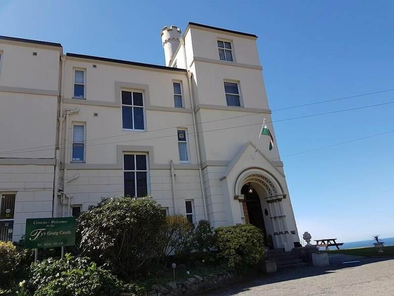 Hotel Tyr Graig Castle