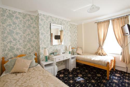 Hostal The West Bank Guest House