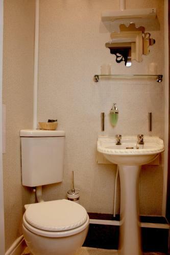 Hostal Devon View Guest House