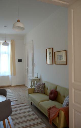 Charming Central Apartment