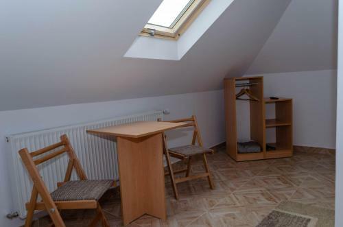 Apartamento Mansarda Mica Cu Baie Proprie