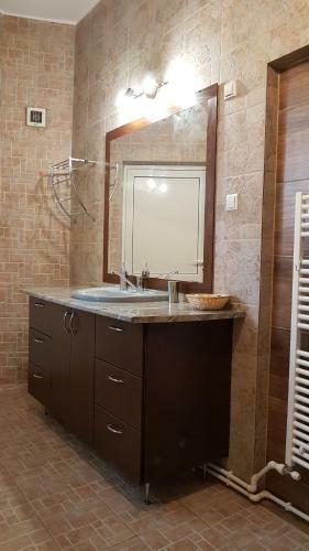 Gruia Apartment